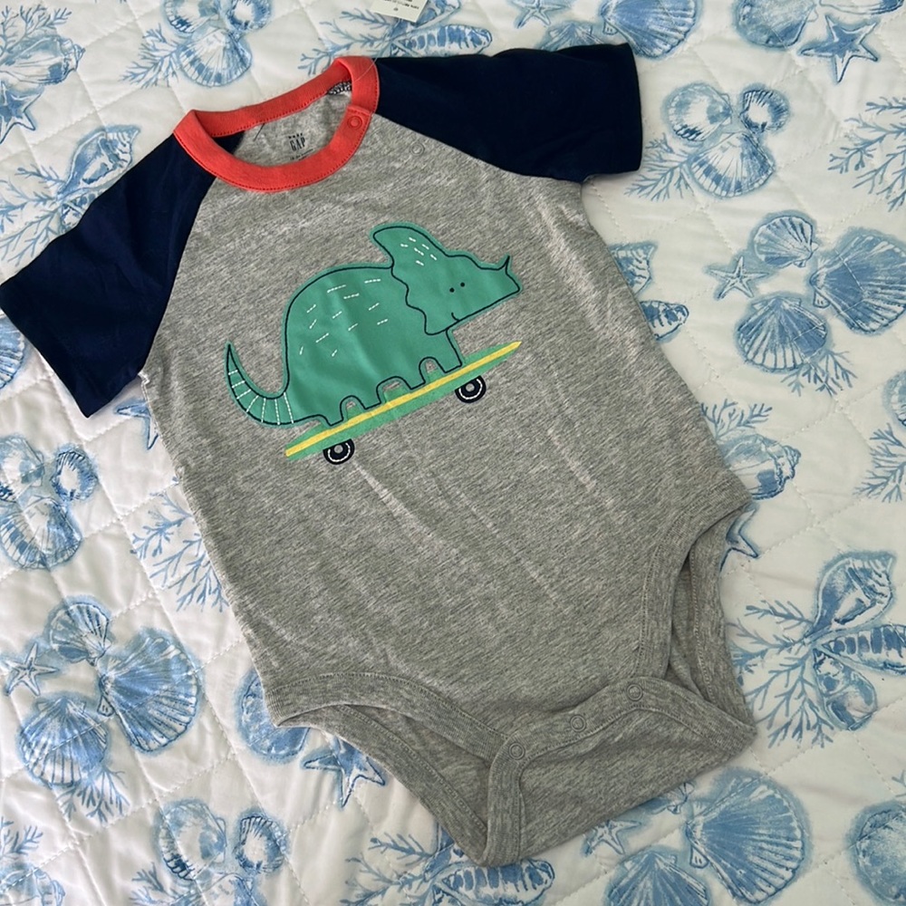 Baby Gap Short Sleeve Dinosaur Body Suit Size 18-24 Months